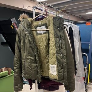 Green Eddie Bauer Down Jacket size Medium